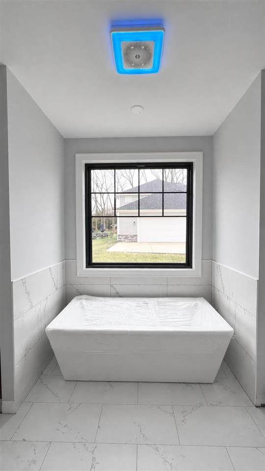 5615 Old Orchard - Photo 1