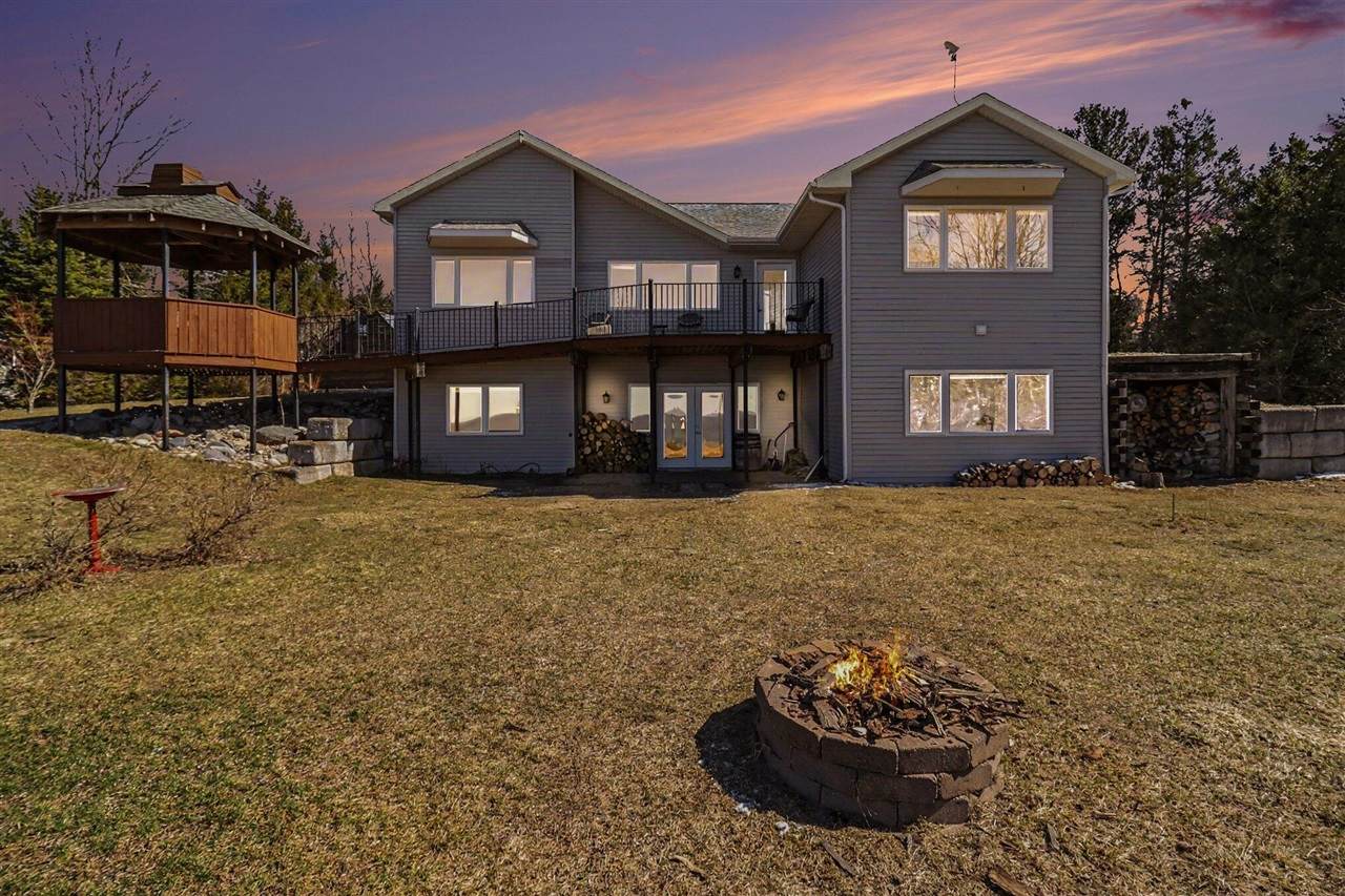 4745 Lakeshore - Photo 1