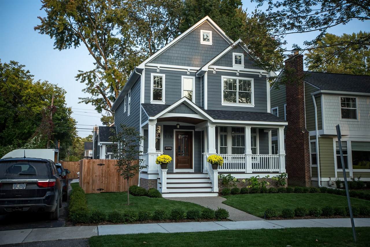 819 Irving - Photo 1