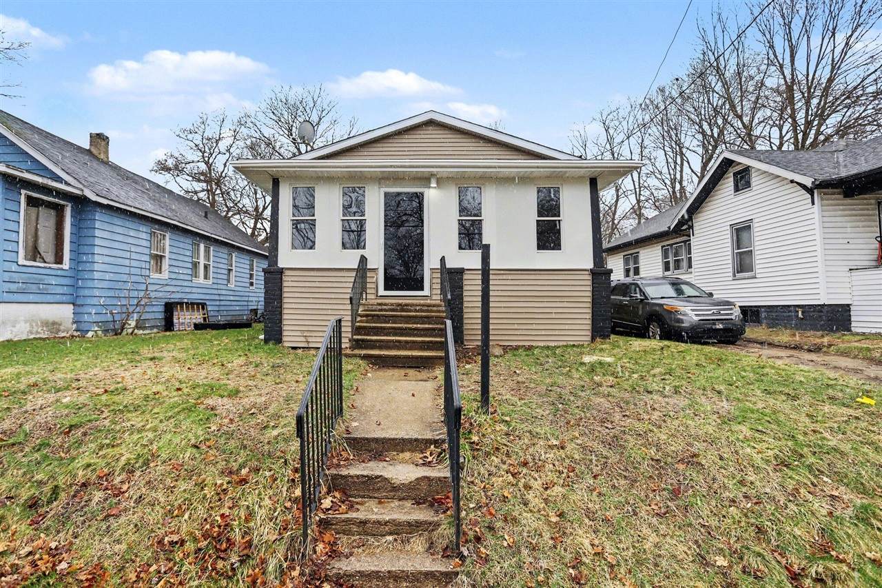 243 Howland - Photo 1