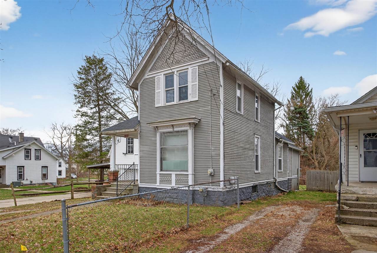 609 Webb - Photo 1