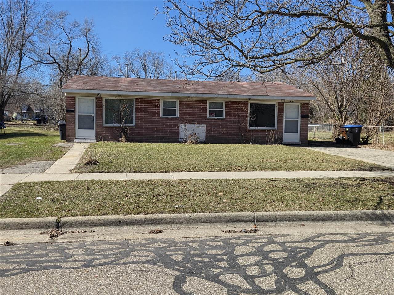 414 Adams - Photo 1