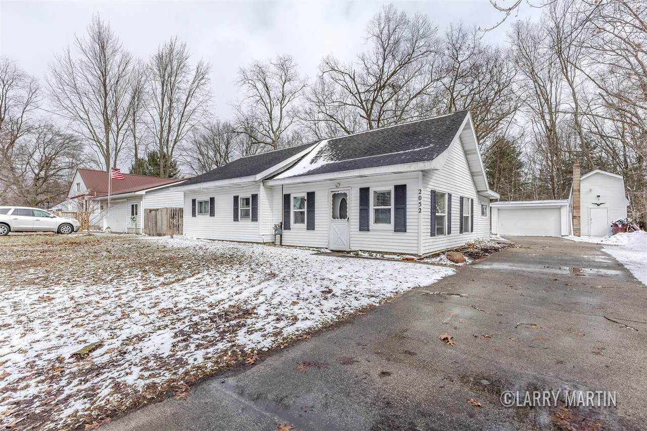 2052 Woodward - Photo 1