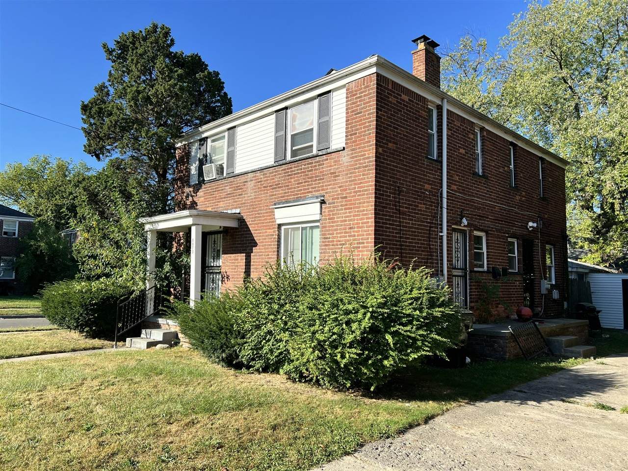 8873 Rutherford - Photo 1