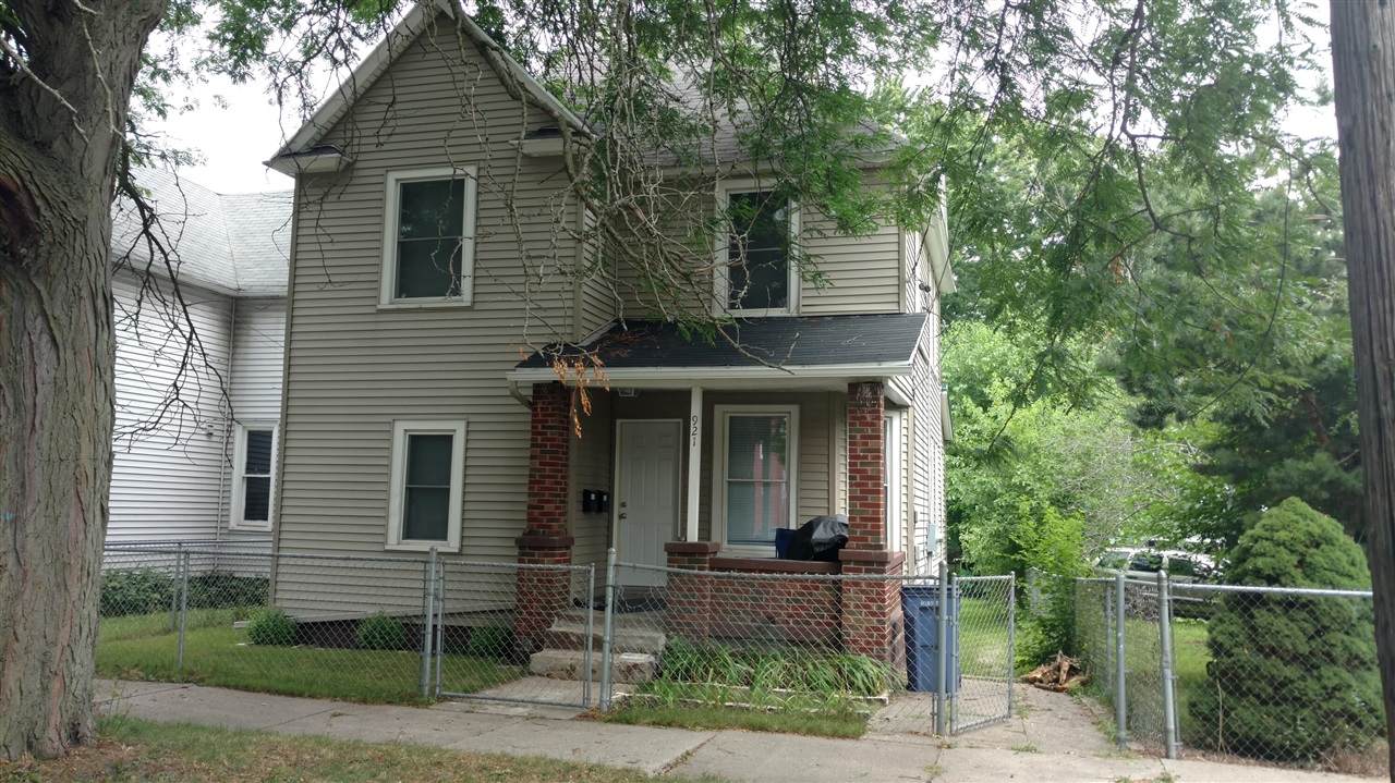 921 Dayton - Photo 1