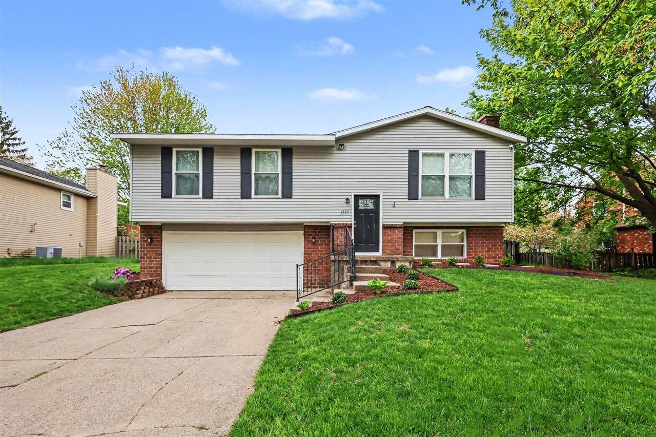 1717 Edgewood - Photo 1