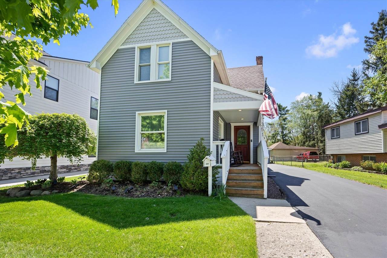 351 Maple - Photo 1