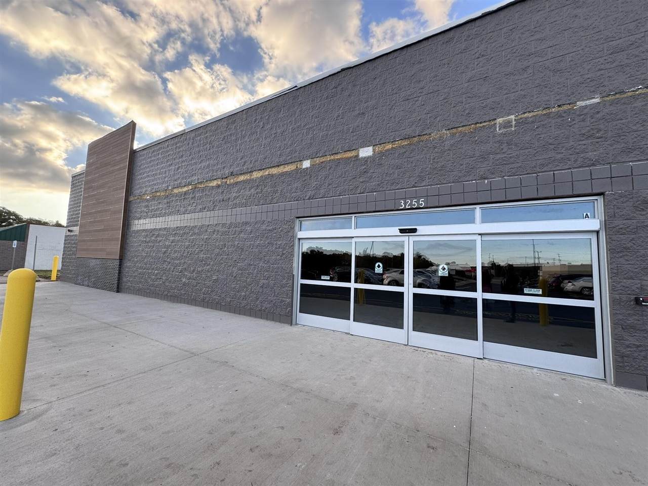 3263 Colby - Photo 1