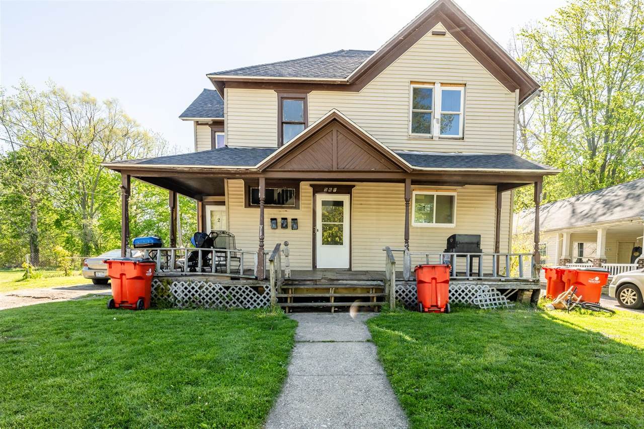 561 Heck - Photo 1