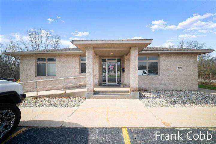 4075 Airline - Photo 1