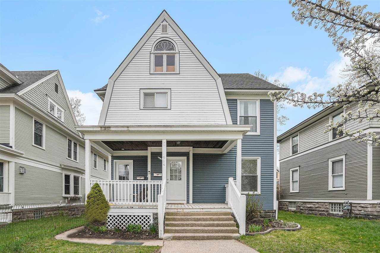 614 Crescent - Photo 1