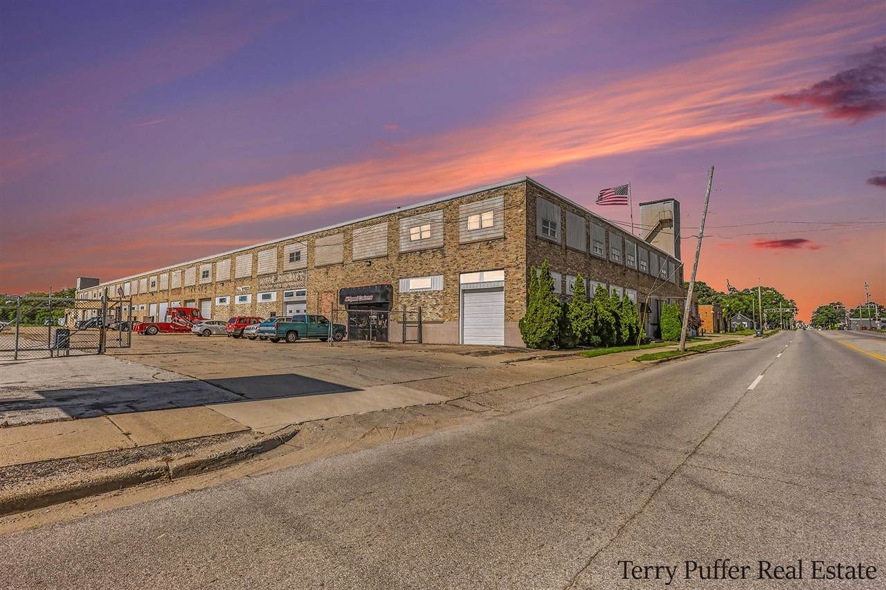 143 Sherman - Photo 1
