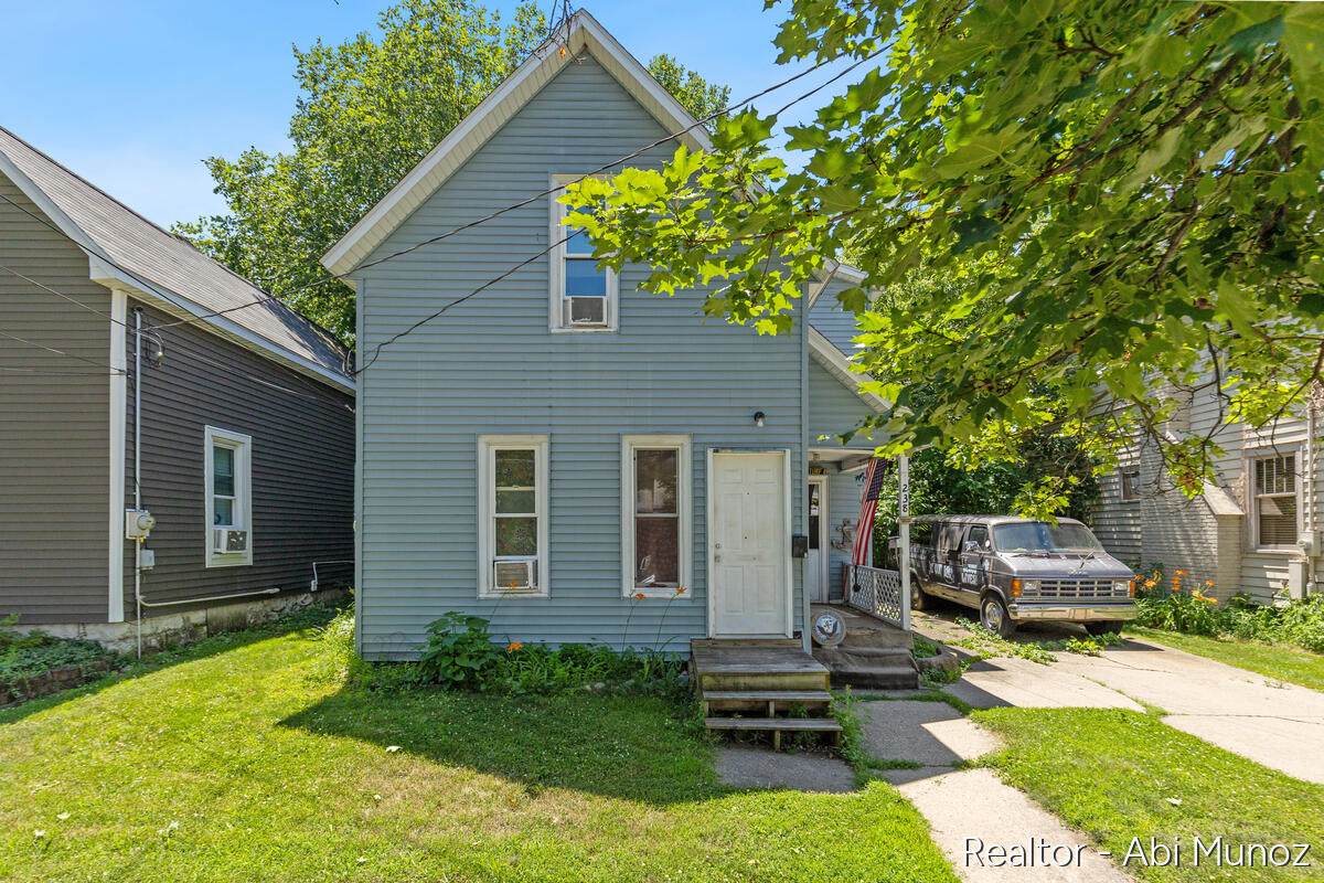 238 Travis - Photo 1