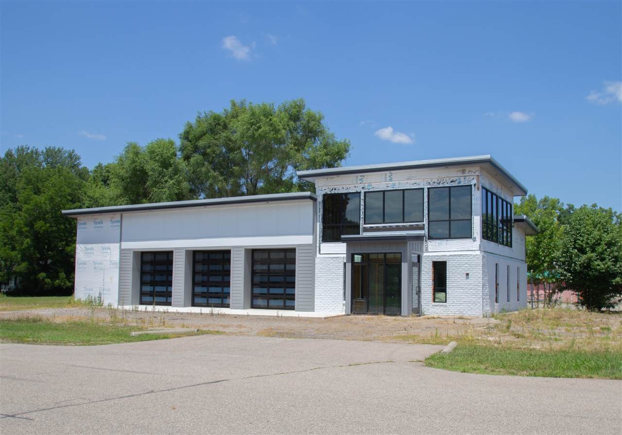 8204 Portage - Photo 1