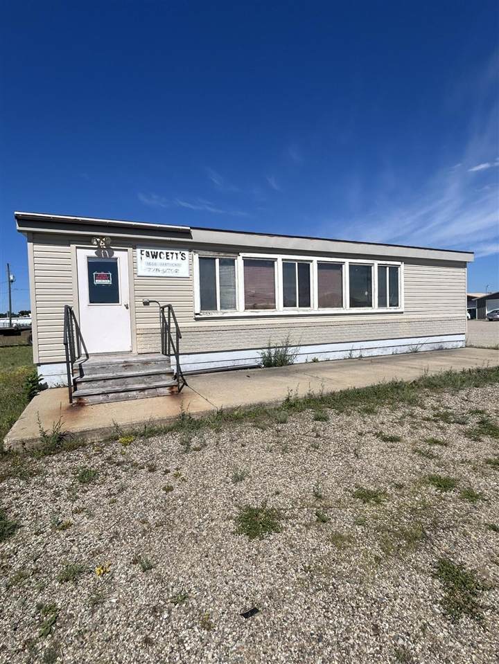 1545 Hanthorn - Photo 1