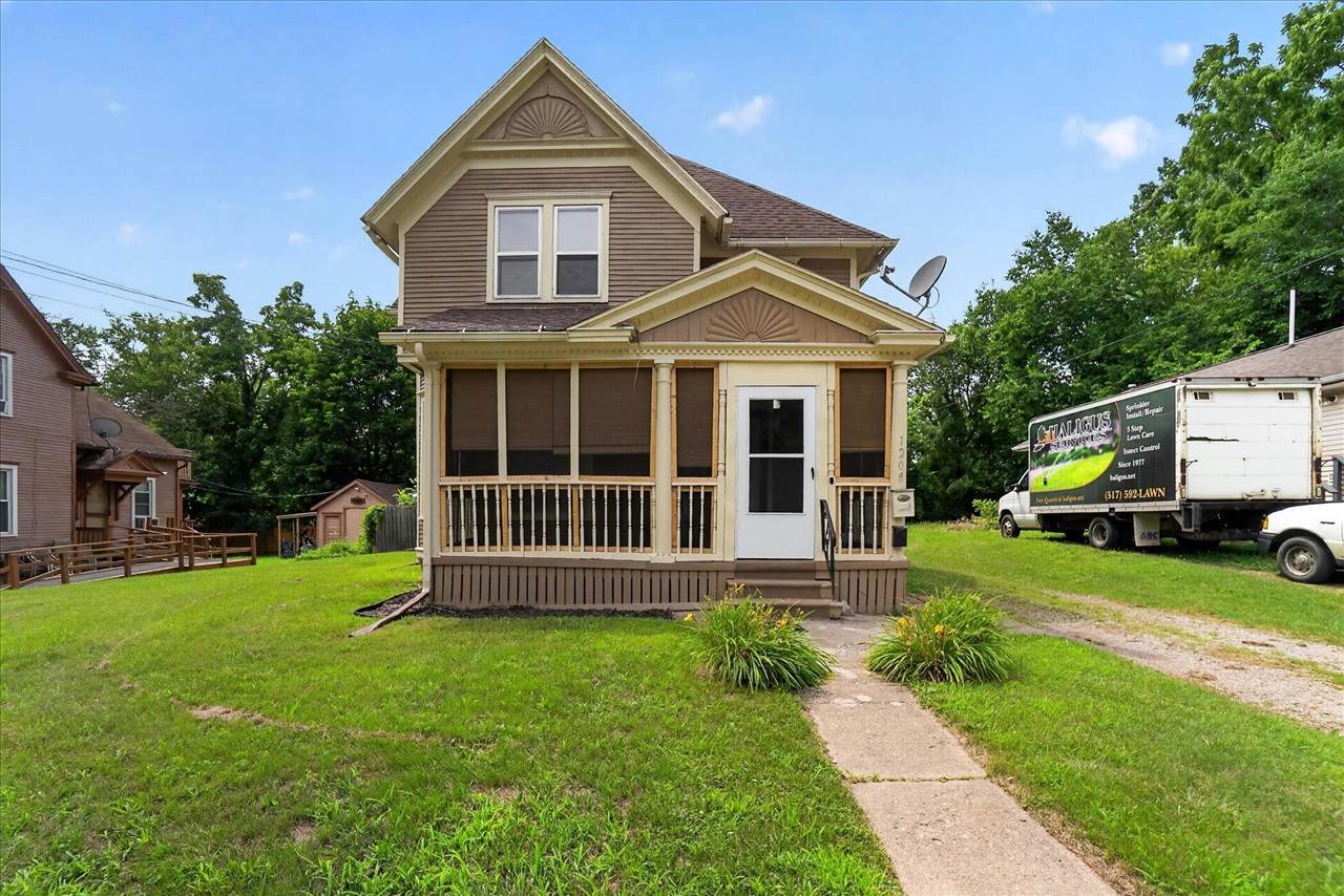 1208 Maple - Photo 1