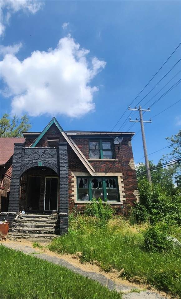 6875 Drake - Photo 1