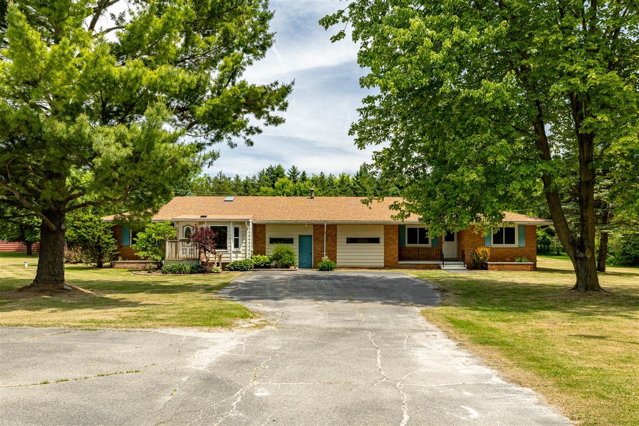 6272 Earhart - Photo 1