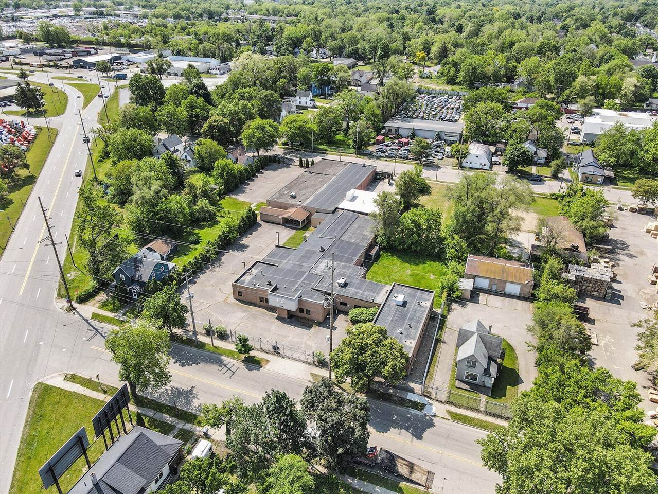 1206 Crosstown - Photo 1