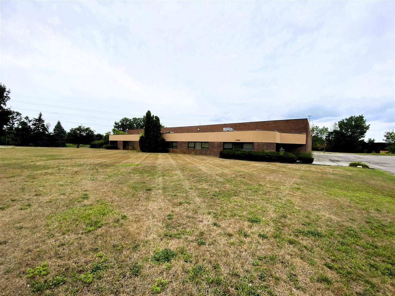 1960 West Maple - Photo 1