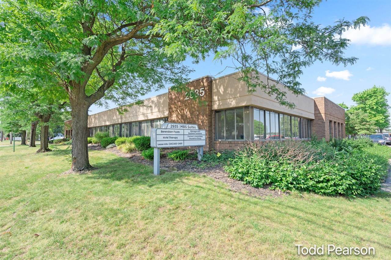 2935 Buchanan - Photo 1