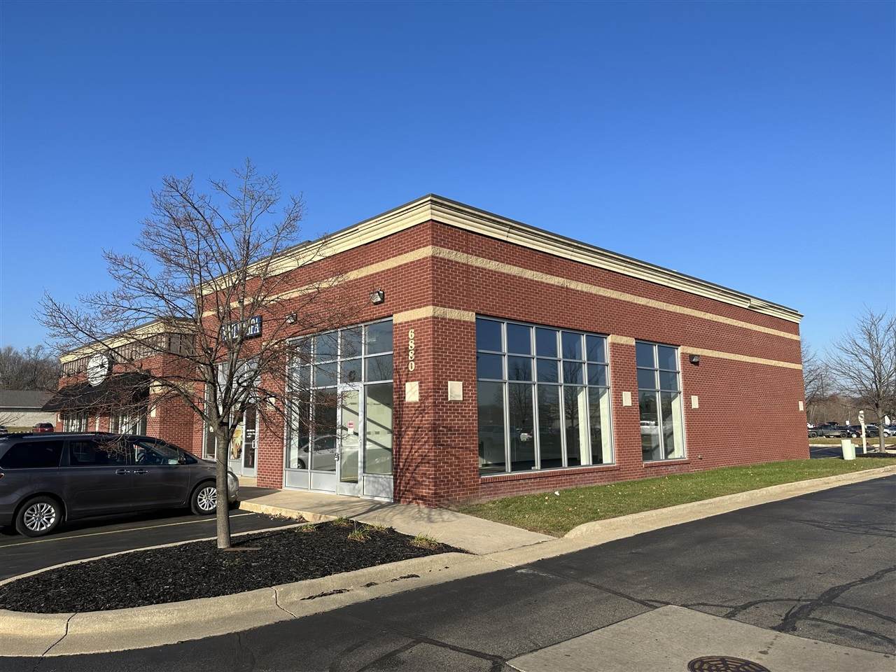 6880 Main - Photo 1