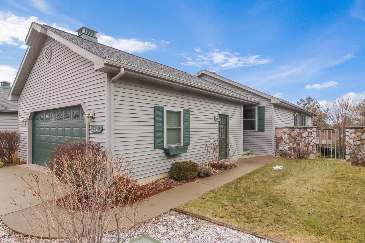 3819 Creekside Drive - Photo 1