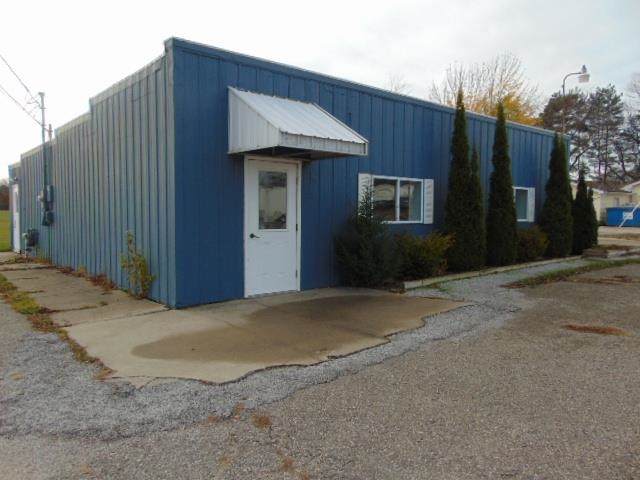 1126 Center - Photo 1