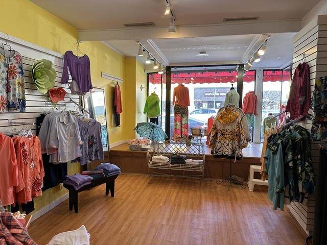 Business On Front - Photo 1