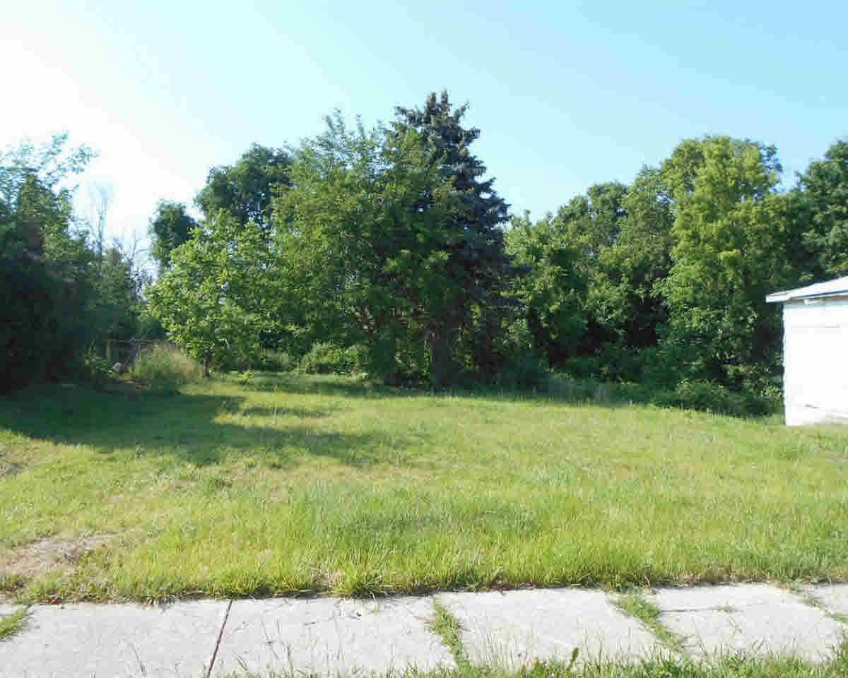 1042 Watling - Photo 1