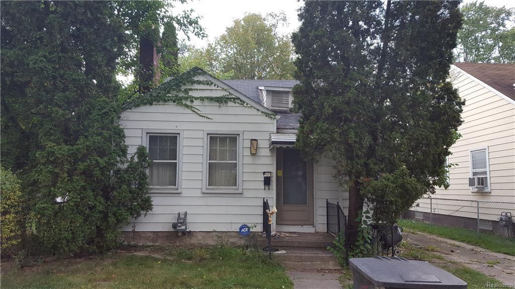 18637 Riverview St - Photo 1