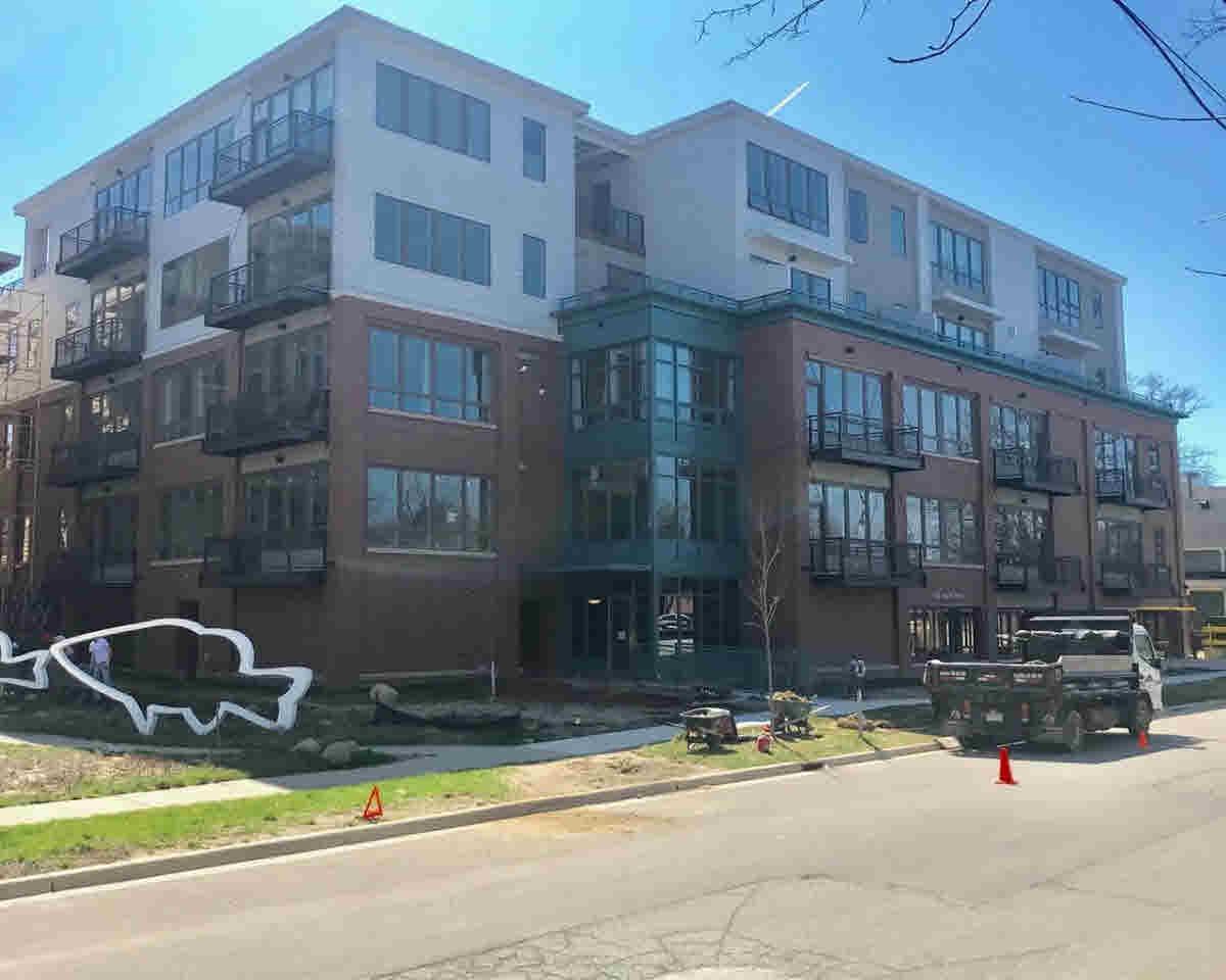410 First St - Photo 1