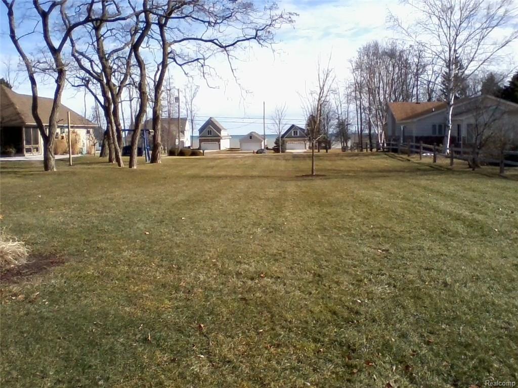 9999 Lake St - Photo 1