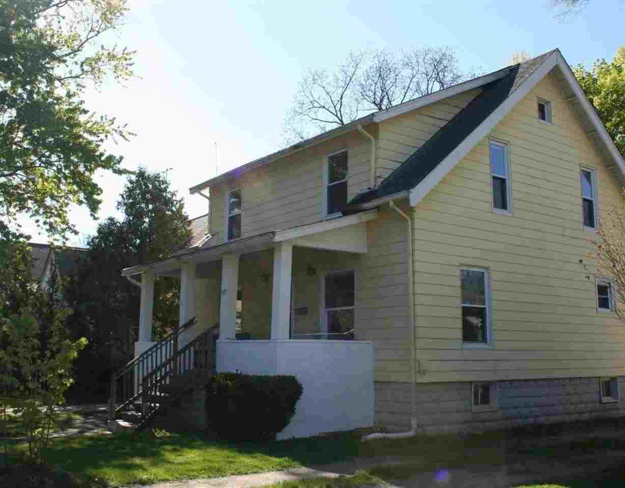 922 Woodlawn Ave - Photo 1