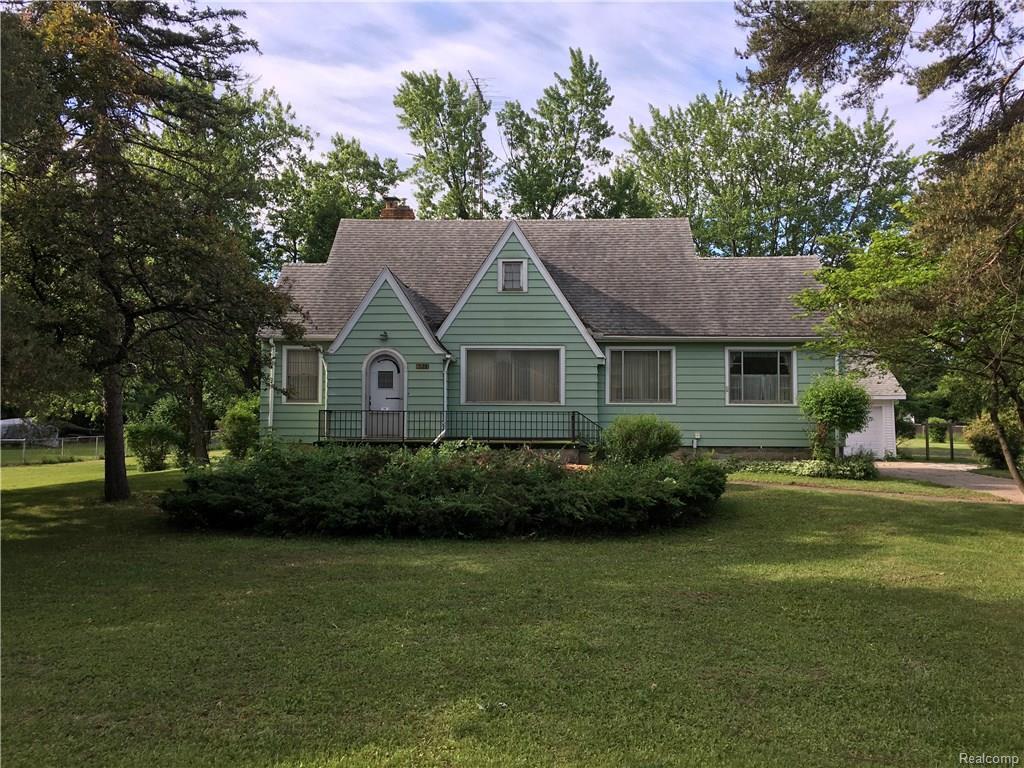 6021 Corunna Rd - Photo 1