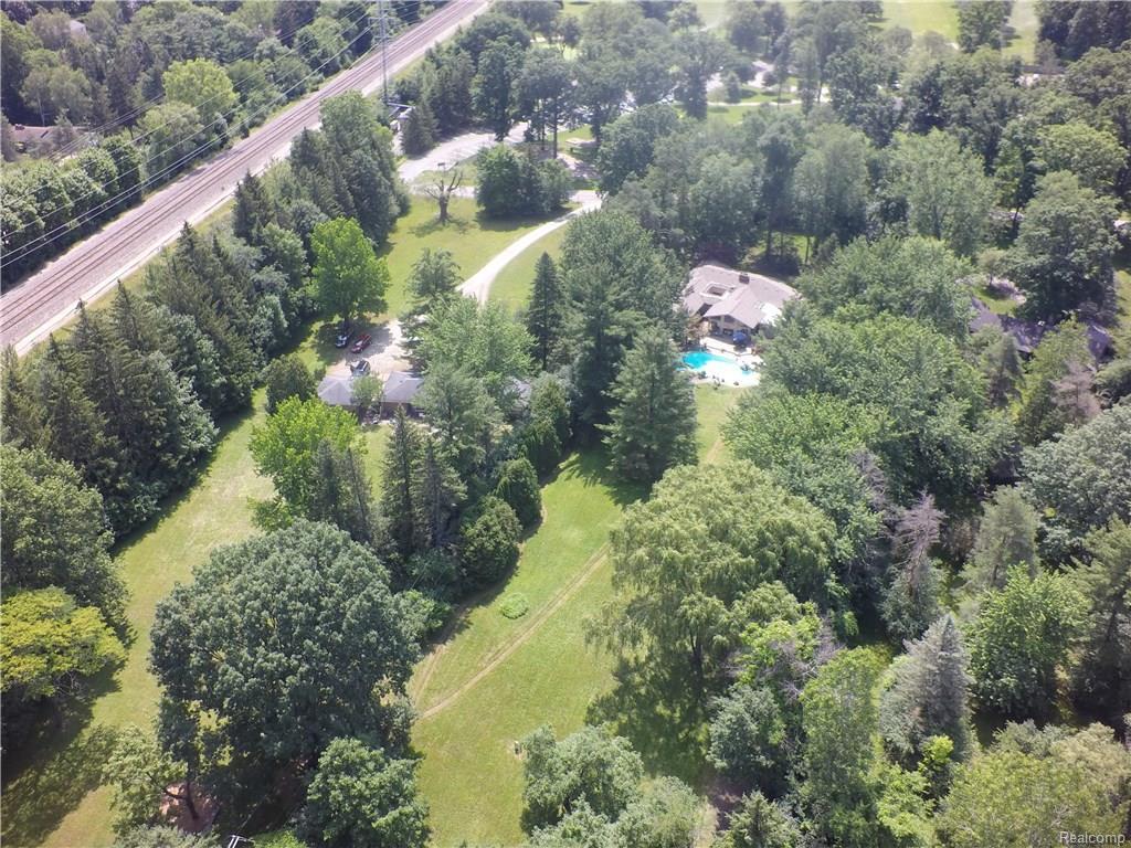 275 Strathmore Rd - Photo 1