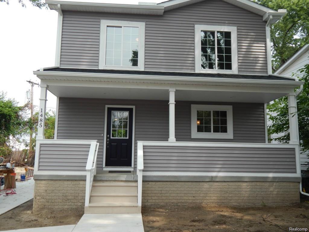27032 Barrington St - Photo 1