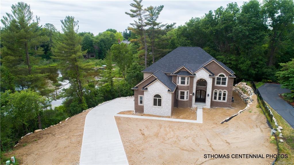 4075 Iroquois Trl - Photo 1