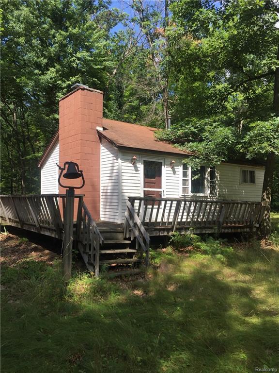 4664 Lorraine St W - Photo 1
