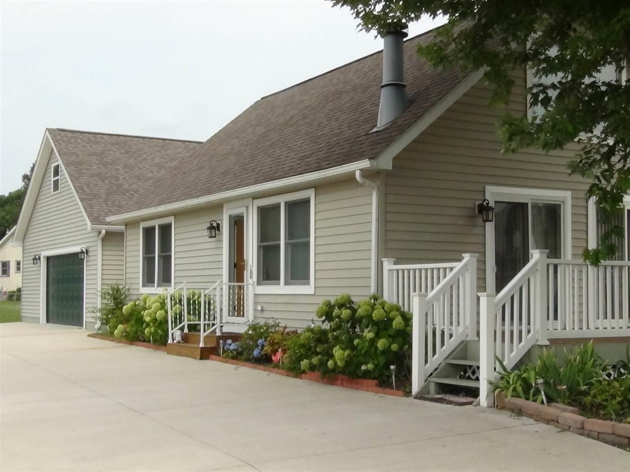 130 Bedford Dr - Photo 1