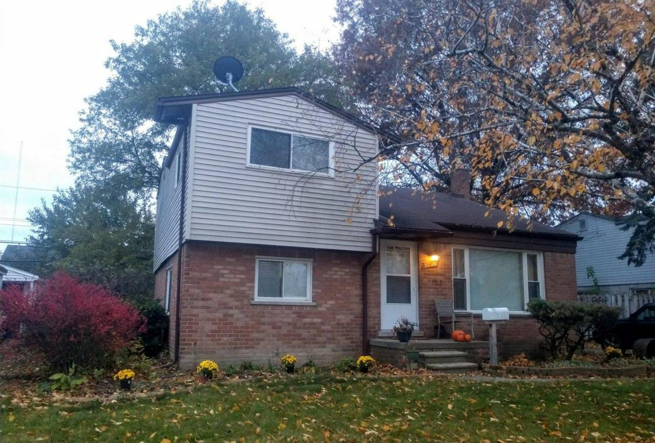 32651 Maplewood St - Photo 1