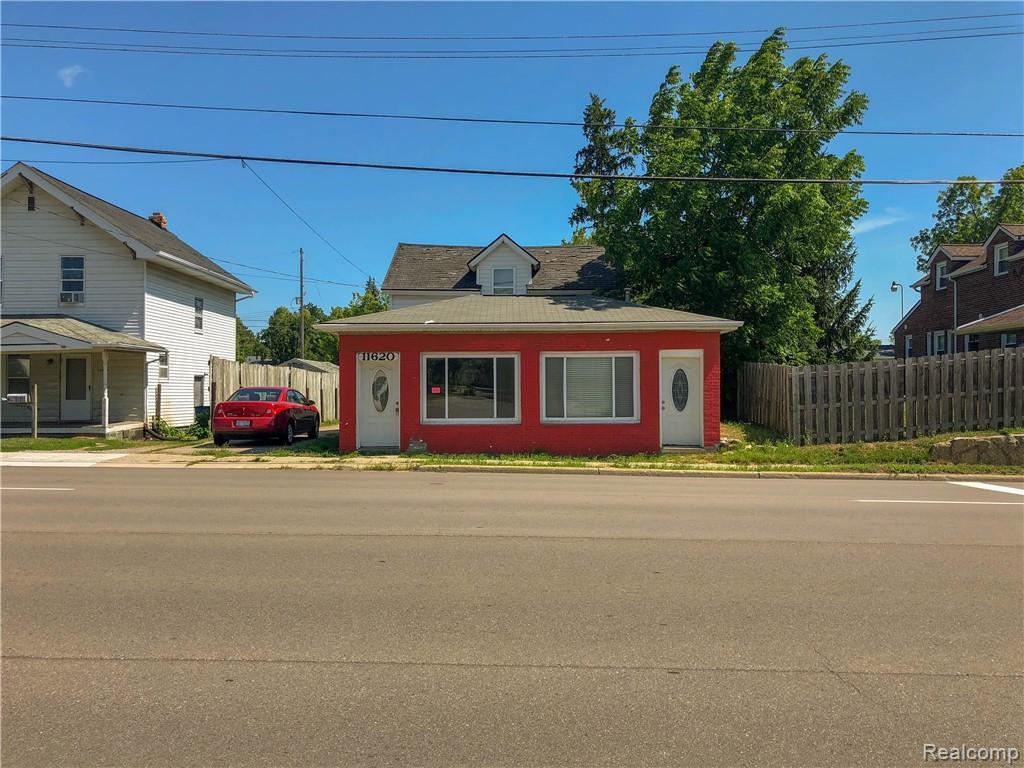 11620 Saginaw St - Photo 1