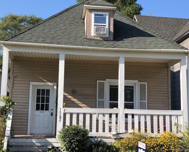 1523 Oak St - Photo 1