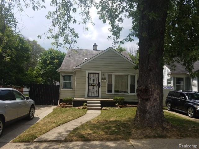 18517 Shiawassee Dr - Photo 1