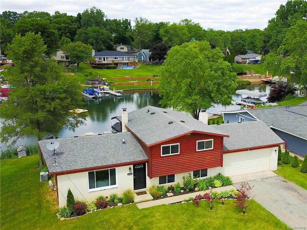 10082 Cedar Shores Dr - Photo 1