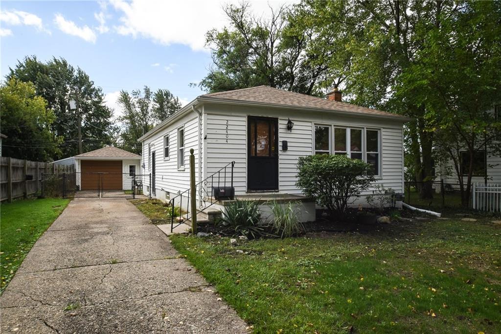 22404 Ridgeway St - Photo 1
