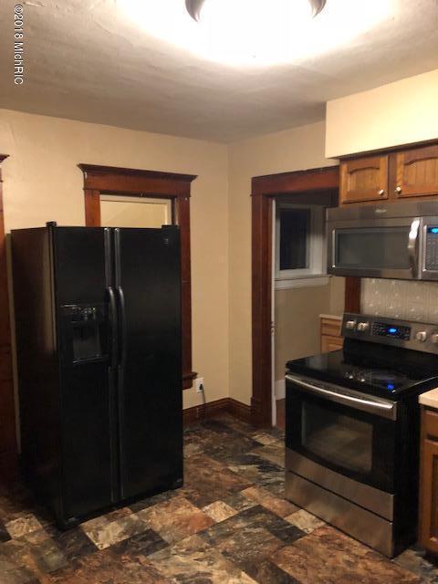 303 John St - Photo 1