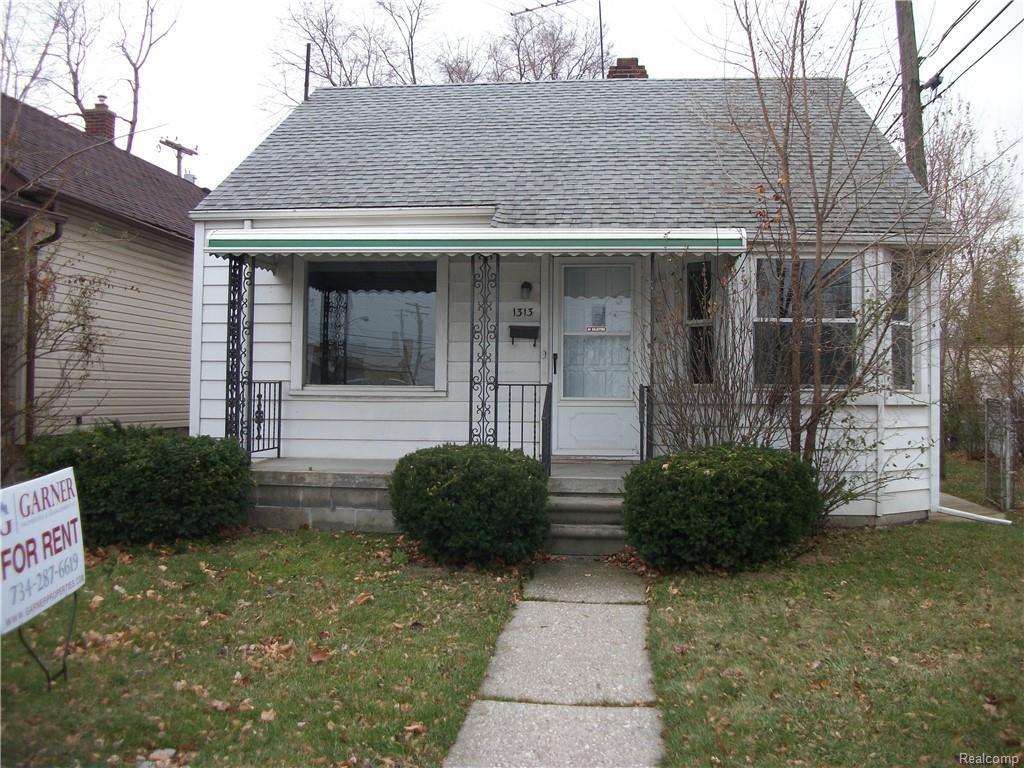 1313 White Ave - Photo 1