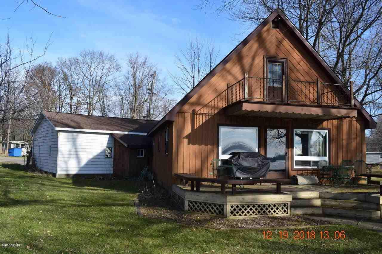 698 Waterview Dr - Photo 1