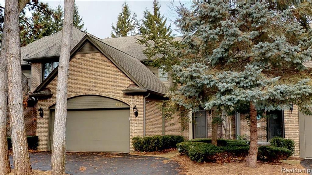 843 Adams Crt - Photo 1